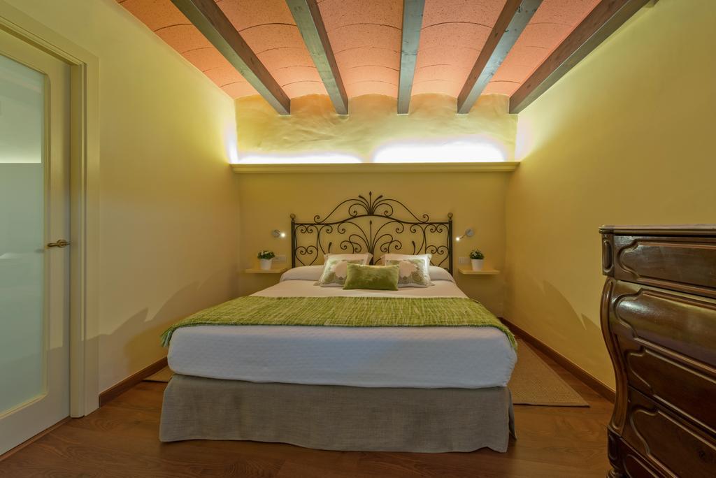 Hotel Cal Sastre Santa Pau Ngoại thất bức ảnh