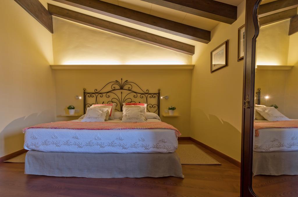 Hotel Cal Sastre Santa Pau Ngoại thất bức ảnh