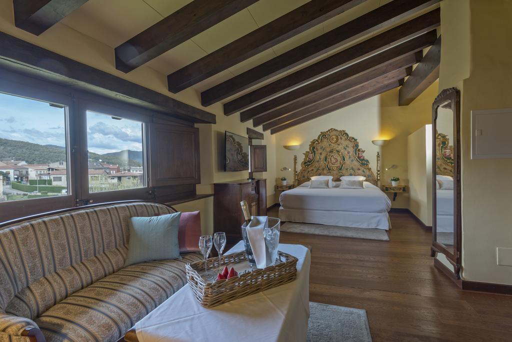 Hotel Cal Sastre Santa Pau Ngoại thất bức ảnh