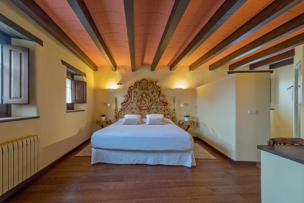 Hotel Cal Sastre Santa Pau Ngoại thất bức ảnh